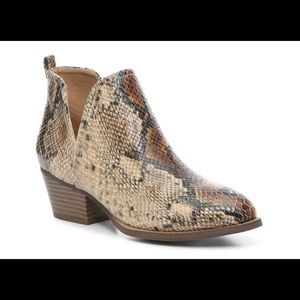 Snake skin booties 6.5